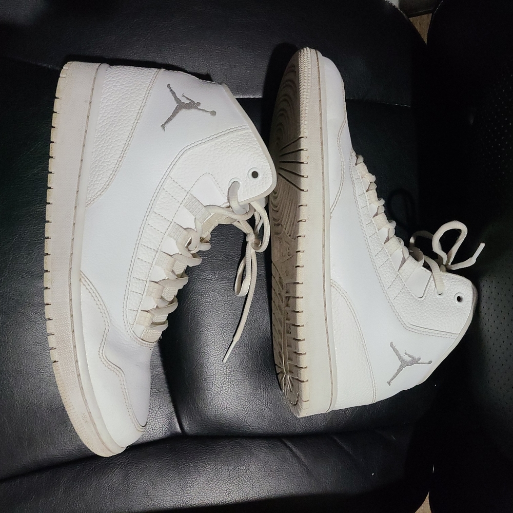 Jordan executive size 10